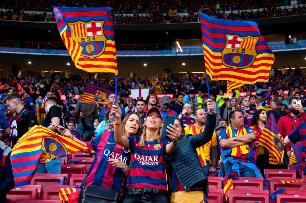 Tại sao lại gọi người hâm mộ Barcelona là Cules? Ý nghĩa của cách gọi Cules đối với người hâm mộ Barca